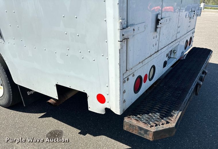 image for item LR9337 2008 Utilimaster delivery truck