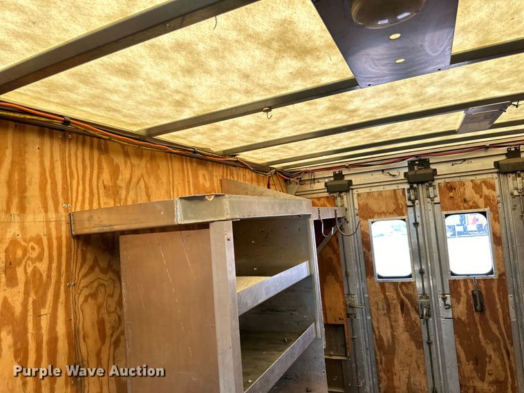 image for item LR9337 2008 Utilimaster delivery truck