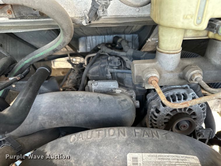 image for item LR9337 2008 Utilimaster delivery truck