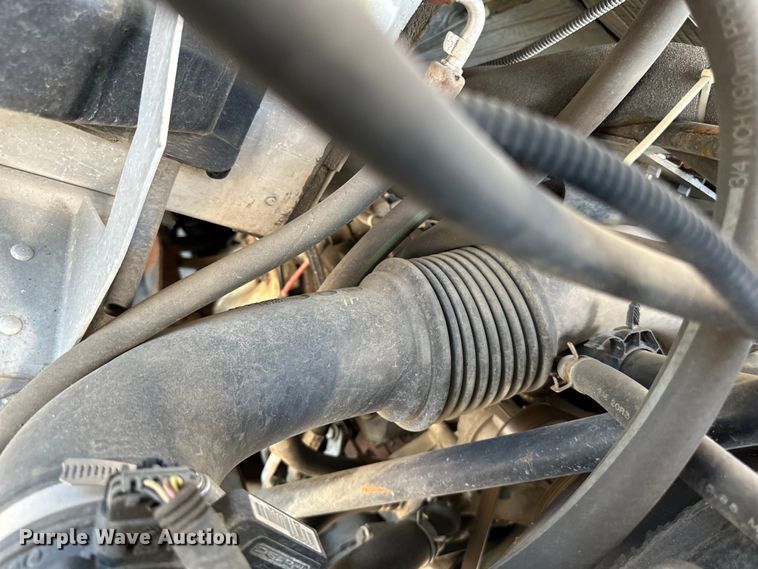 image for item LR9337 2008 Utilimaster delivery truck