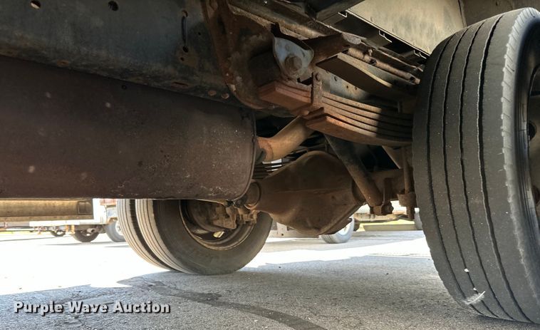 image for item LR9337 2008 Utilimaster delivery truck