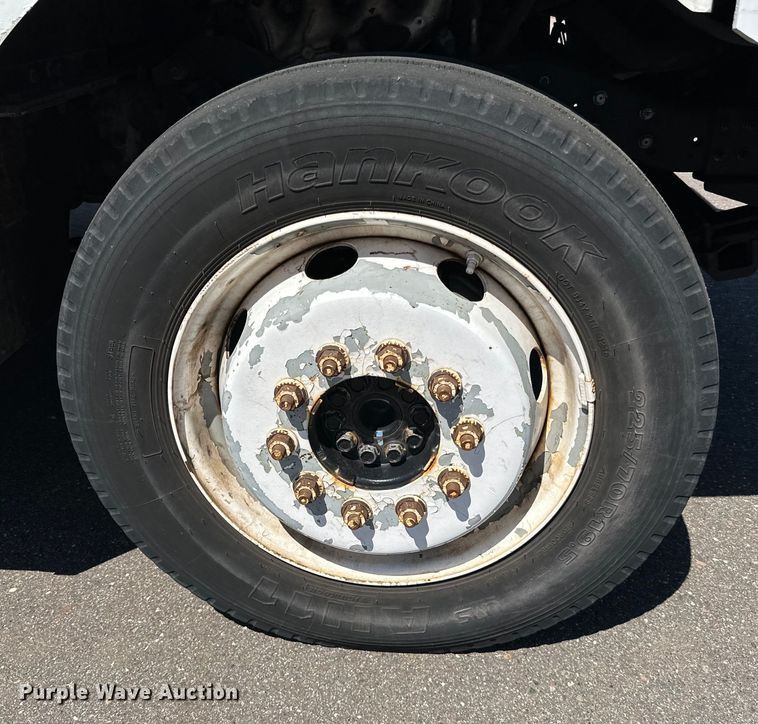 image for item LR9337 2008 Utilimaster delivery truck