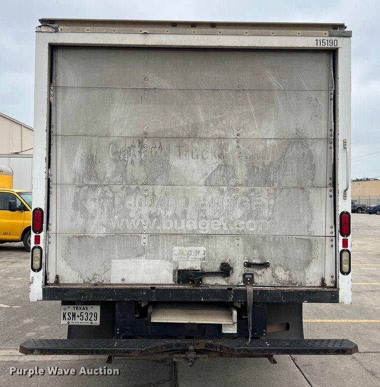 image for item LU9857 2011 GMC Savana G3500 box truck