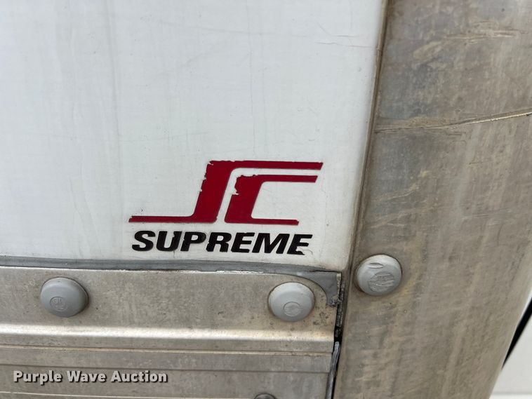 image for item LU9857 2011 GMC Savana G3500 box truck