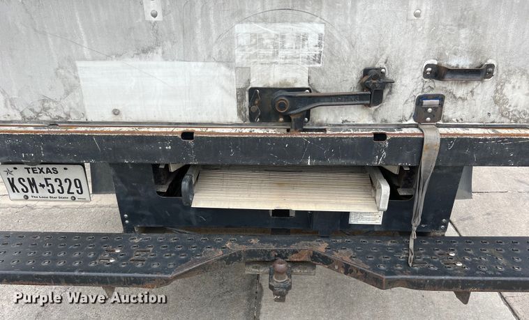 image for item LU9857 2011 GMC Savana G3500 box truck