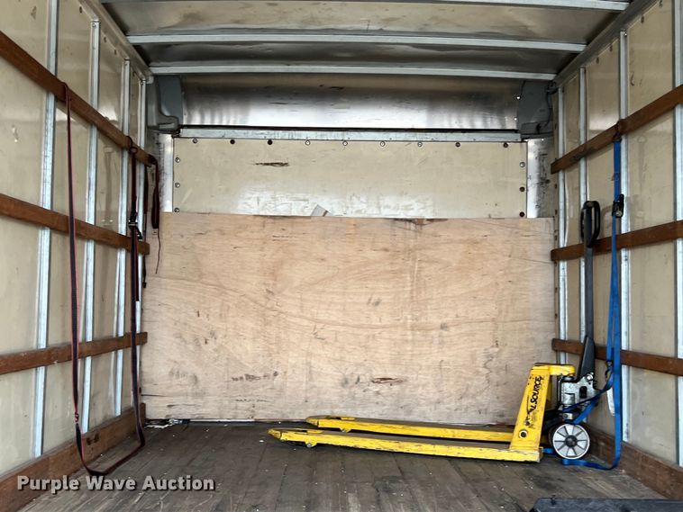 image for item LU9857 2011 GMC Savana G3500 box truck