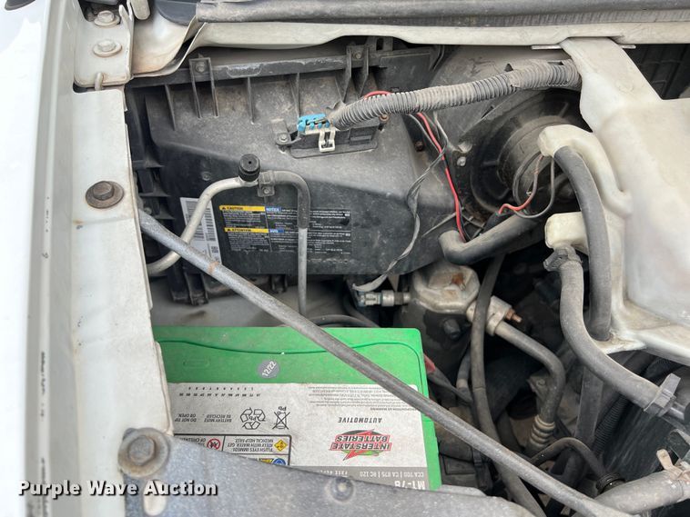 image for item LU9857 2011 GMC Savana G3500 box truck