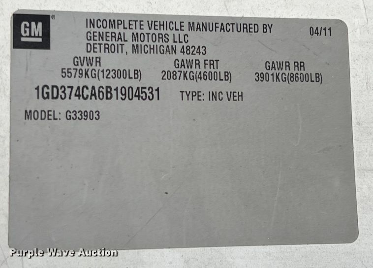 image for item LU9857 2011 GMC Savana G3500 box truck