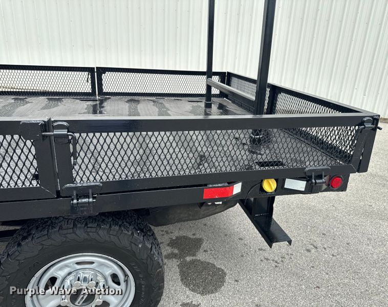 image for item ND9319 2017 Ford F350 Super Duty XL flatbed pickup truck