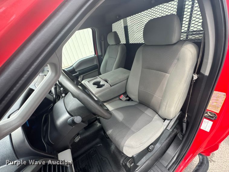 image for item ND9319 2017 Ford F350 Super Duty XL flatbed pickup truck