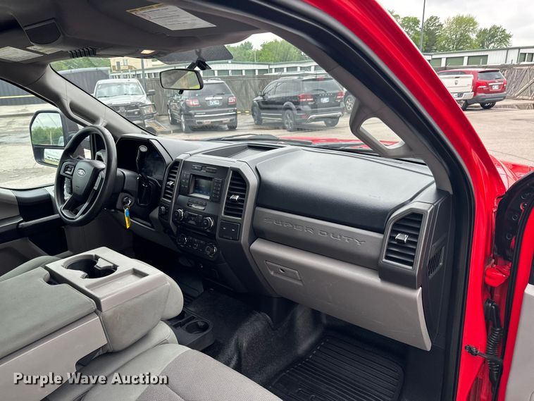 image for item ND9319 2017 Ford F350 Super Duty XL flatbed pickup truck