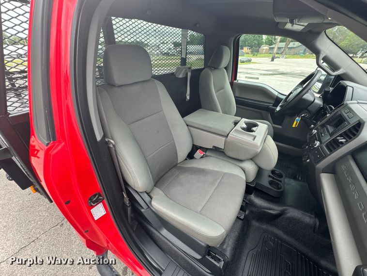 image for item ND9319 2017 Ford F350 Super Duty XL flatbed pickup truck