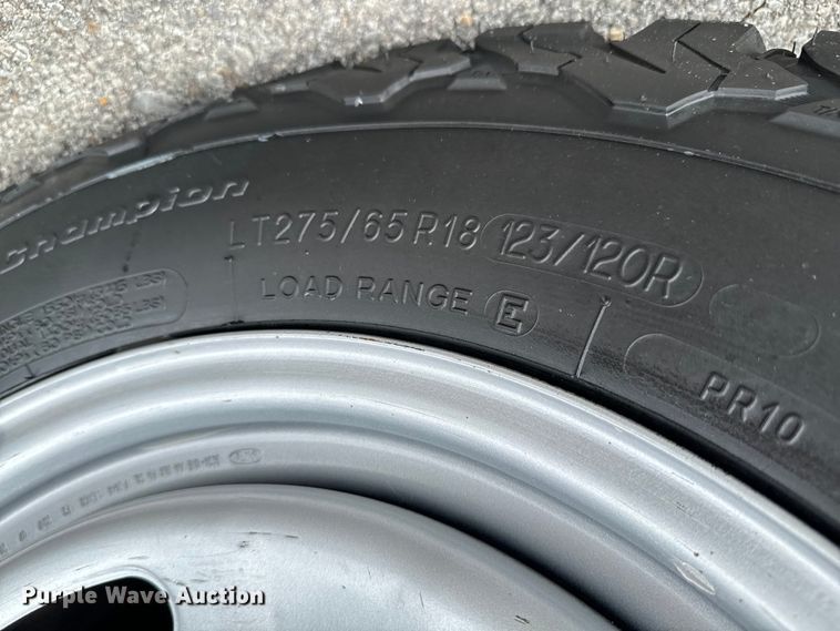 image for item ND9319 2017 Ford F350 Super Duty XL flatbed pickup truck