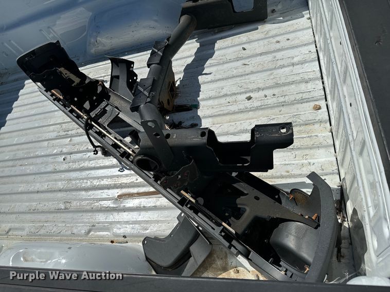 image for item ND9322 GMC Sierra truck bed