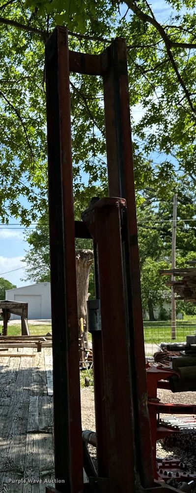 image for item ND9331 Shaver HD-8 skid steer post driver