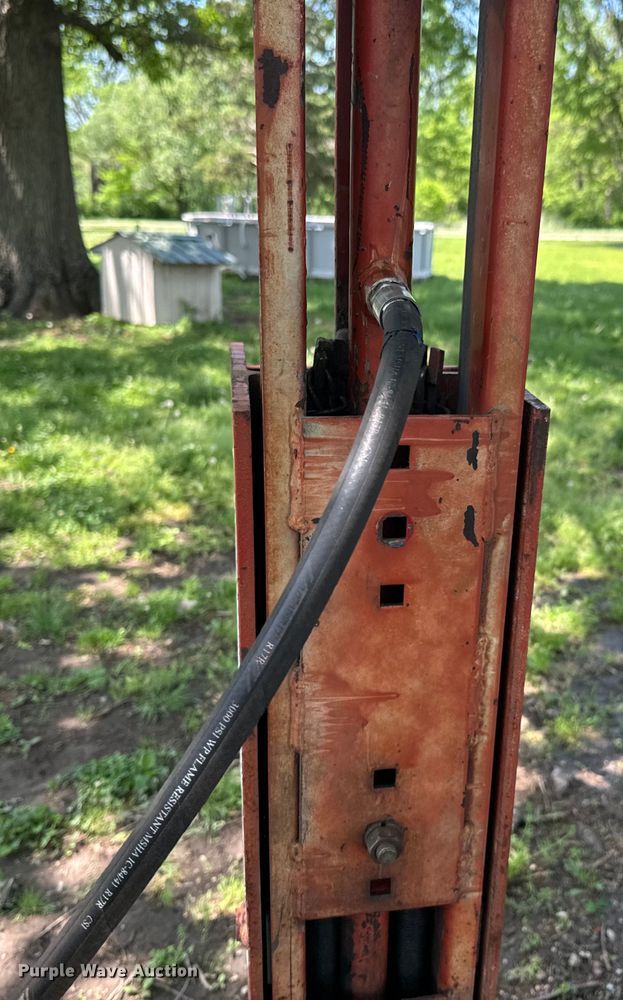 image for item ND9331 Shaver HD-8 skid steer post driver