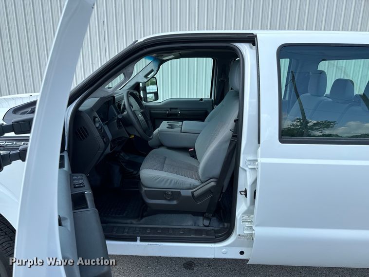 image for item ND9358 2013 Ford F250 Super Duty Crew Cab pickup truck