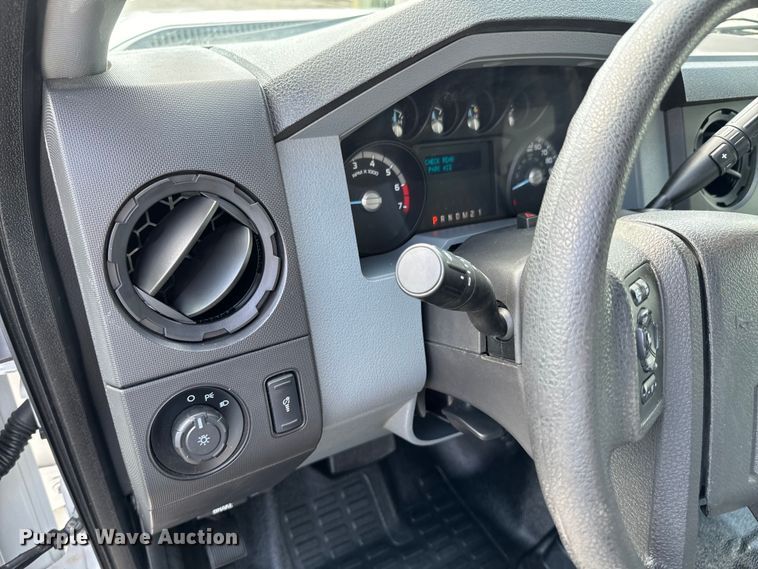 image for item ND9358 2013 Ford F250 Super Duty Crew Cab pickup truck