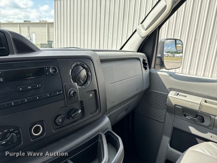 image for item ND9361 2012 Ford E150 van