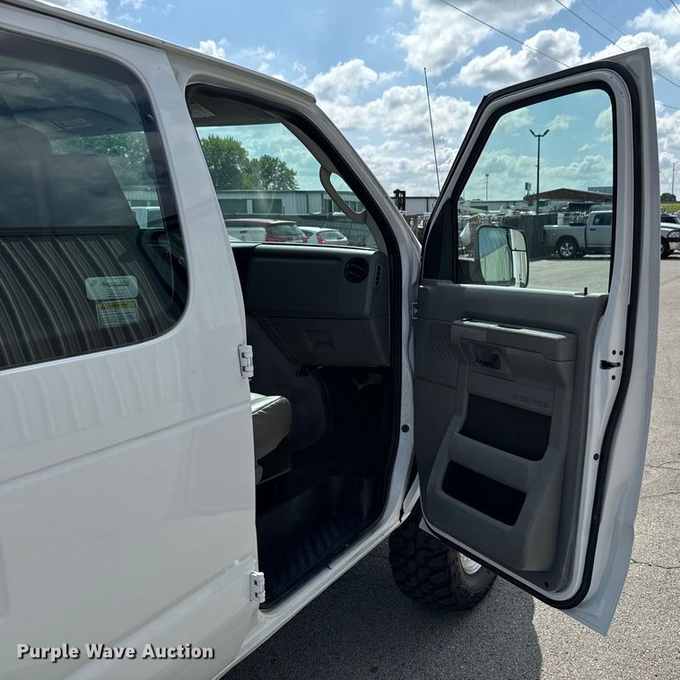 image for item ND9361 2012 Ford E150 van