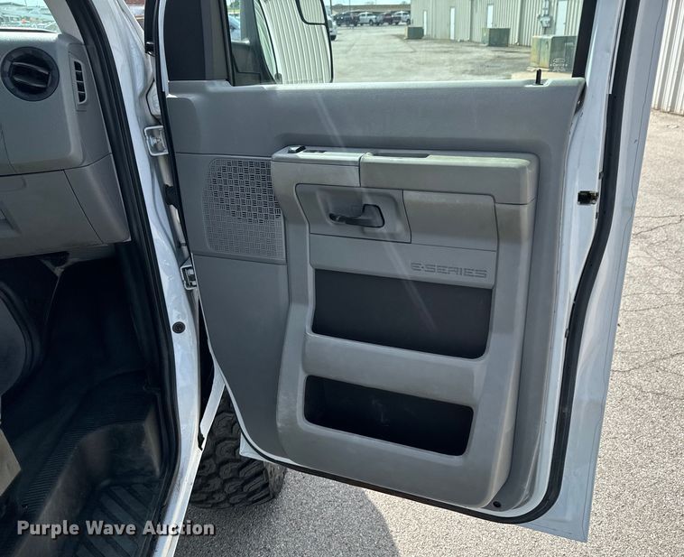 image for item ND9361 2012 Ford E150 van