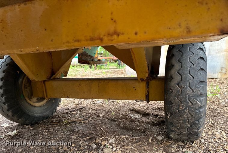 image for item ND9368 (2) utility carts