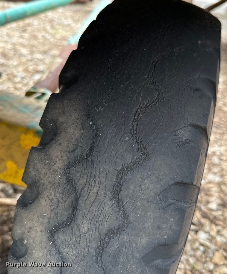 image for item ND9368 (2) utility carts