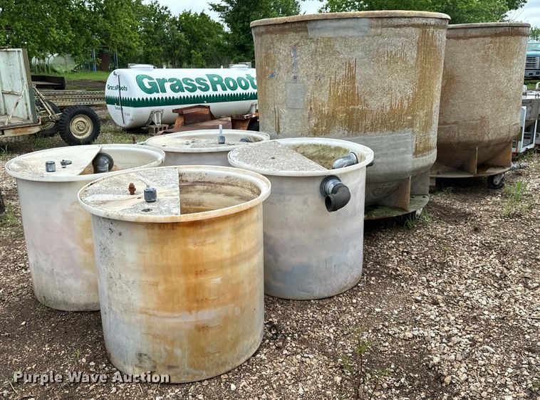 image for item ND9369 Tanks