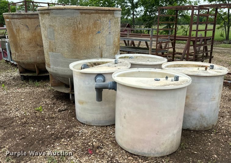 image for item ND9369 Tanks