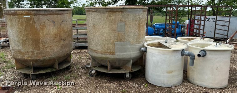 image for item ND9369 Tanks