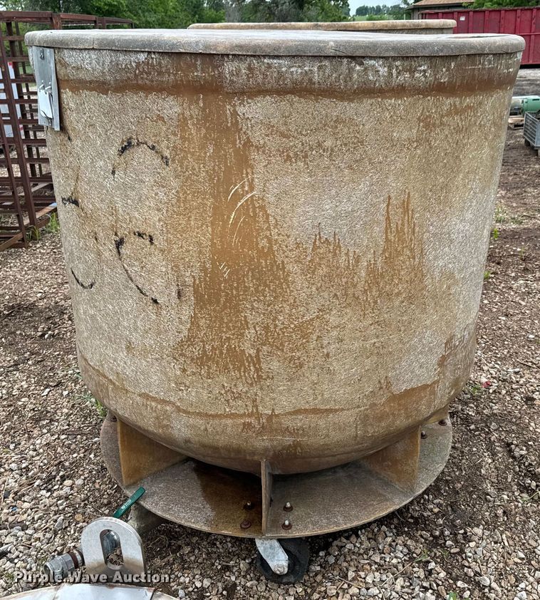 image for item ND9369 Tanks