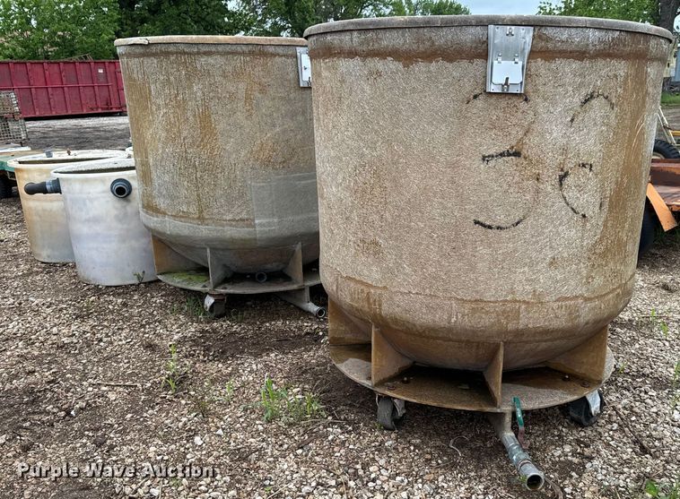 image for item ND9369 Tanks