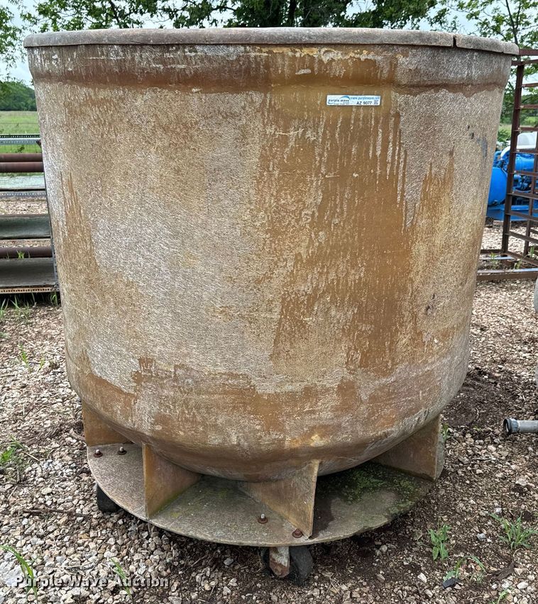 image for item ND9369 Tanks