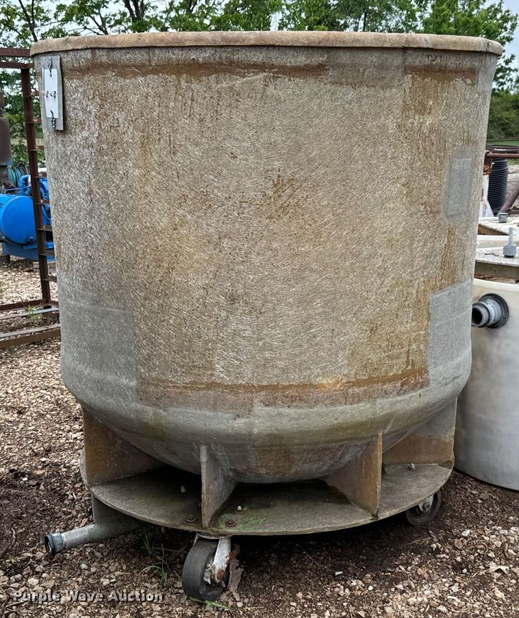 image for item ND9369 Tanks