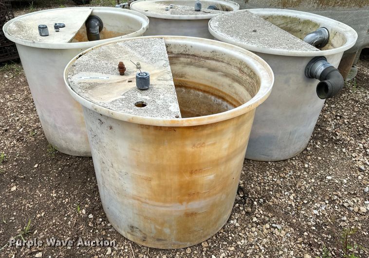 image for item ND9369 Tanks