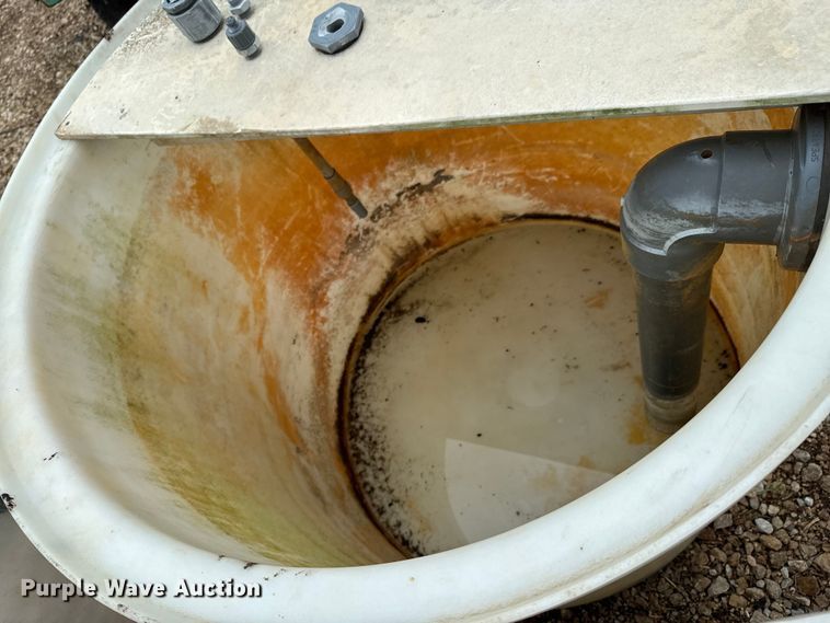 image for item ND9369 Tanks