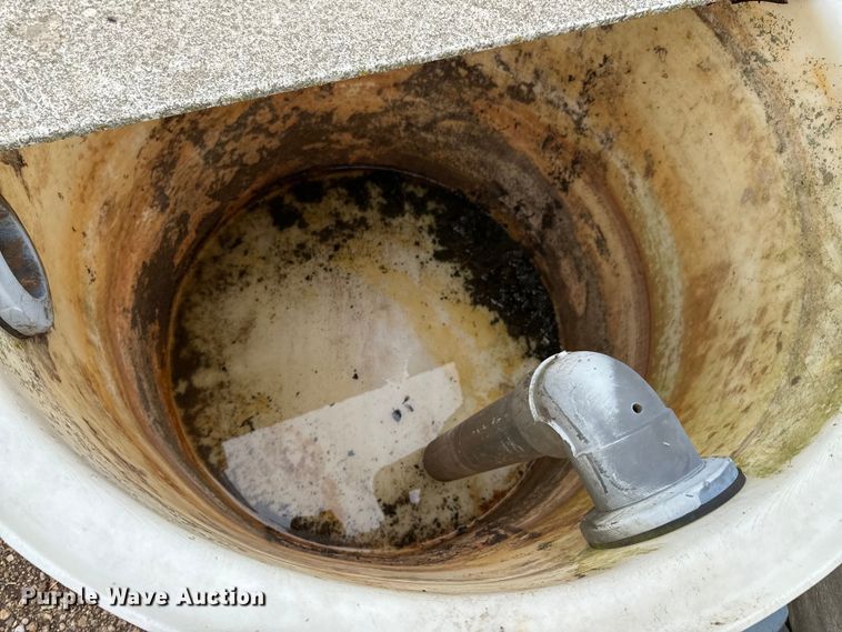 image for item ND9369 Tanks