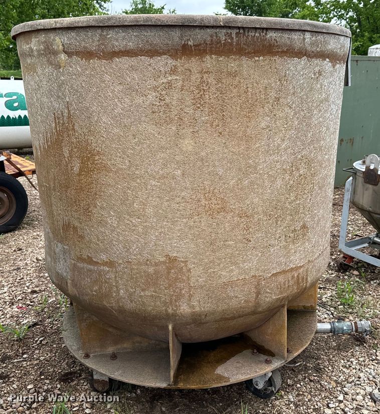 image for item ND9369 Tanks