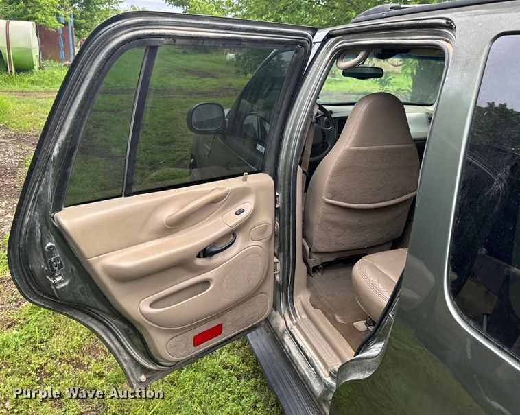 image for item ND9386 2001 Ford Expedition XLT SUV