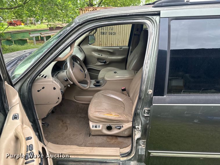 image for item ND9386 2001 Ford Expedition XLT SUV