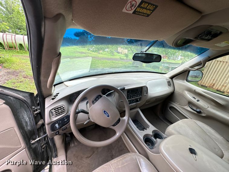 image for item ND9386 2001 Ford Expedition XLT SUV