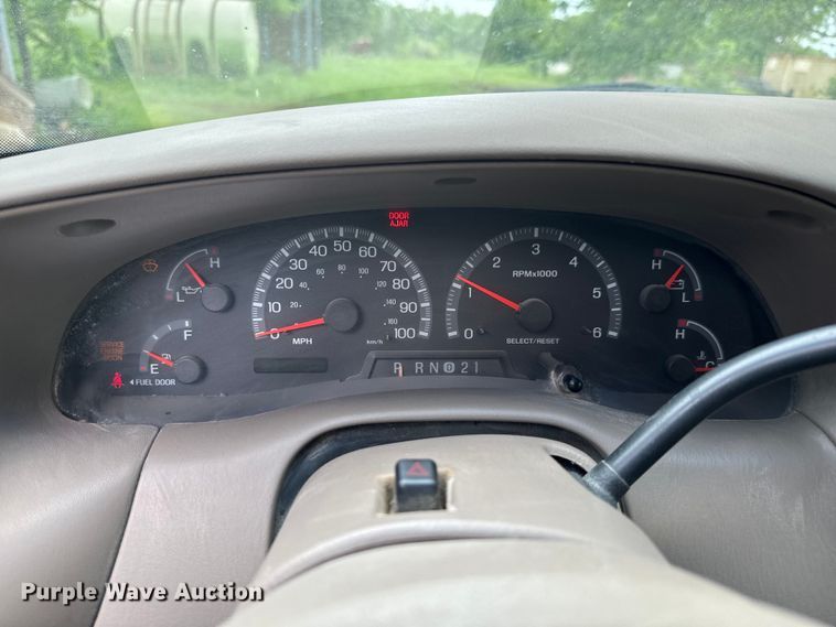 image for item ND9386 2001 Ford Expedition XLT SUV