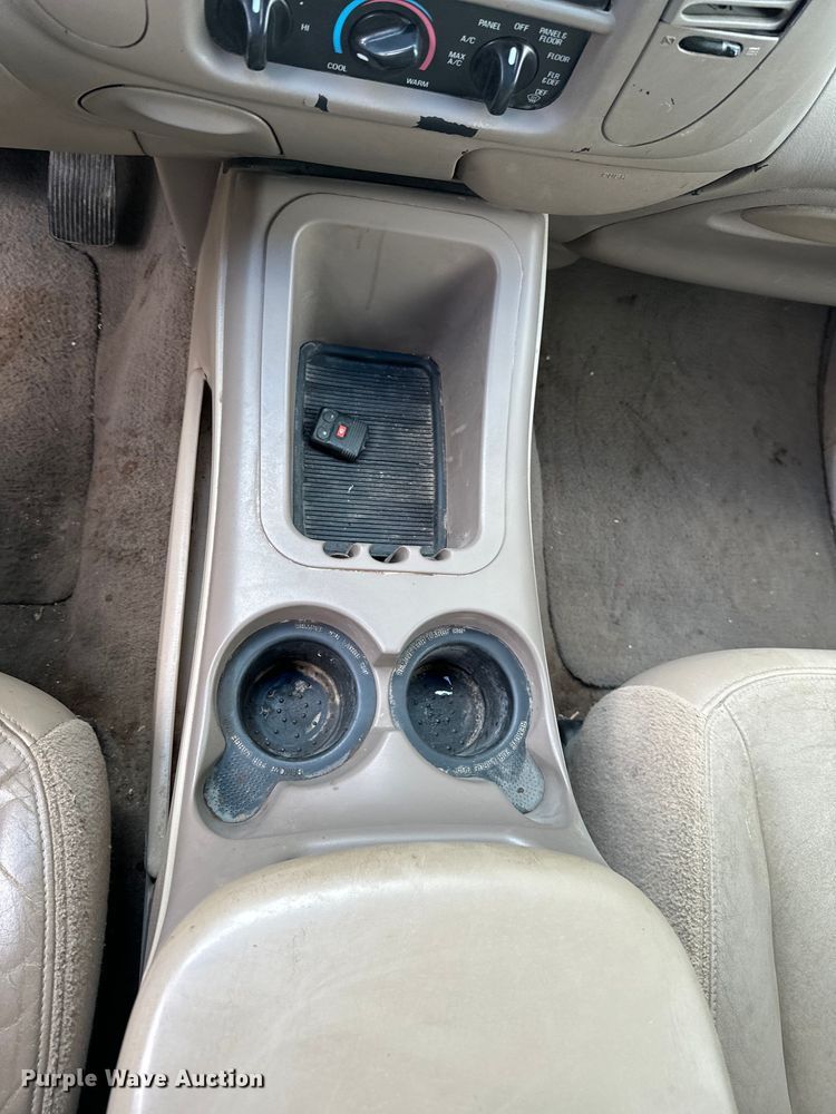 image for item ND9386 2001 Ford Expedition XLT SUV