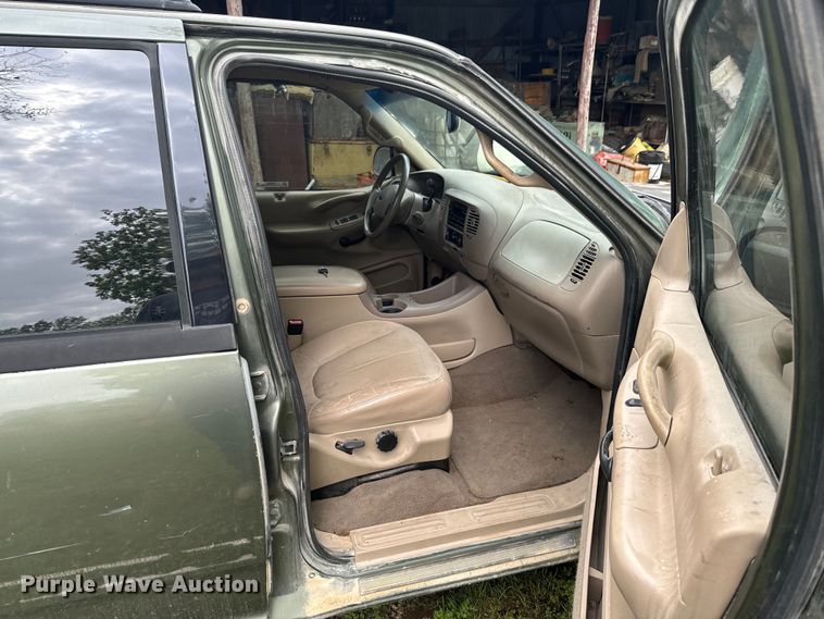 image for item ND9386 2001 Ford Expedition XLT SUV