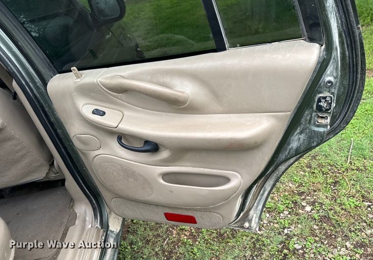 image for item ND9386 2001 Ford Expedition XLT SUV