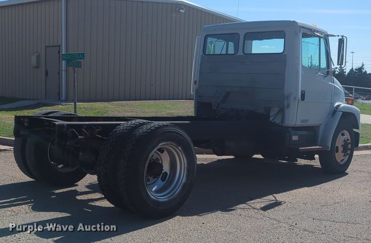 image for item NG9753 1999 Freightliner FL60 truck cab and chassis