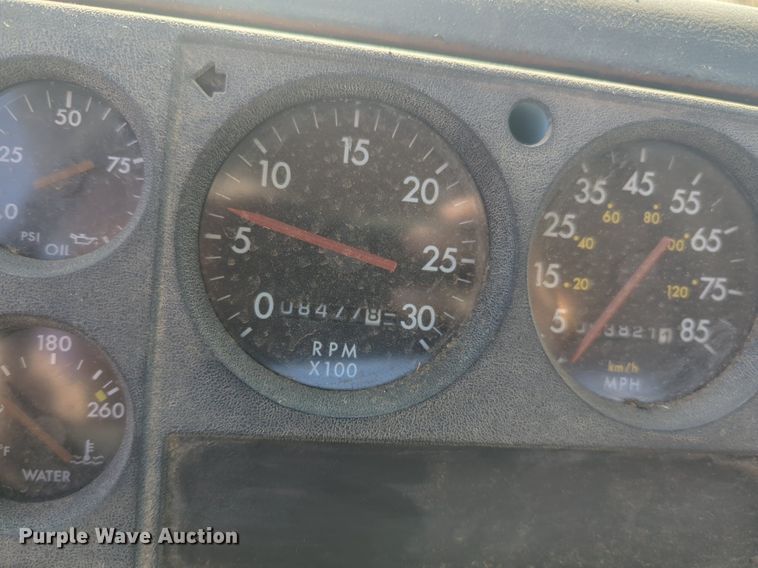 image for item NG9753 1999 Freightliner FL60 truck cab and chassis