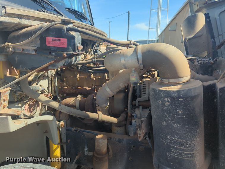 image for item NG9753 1999 Freightliner FL60 truck cab and chassis