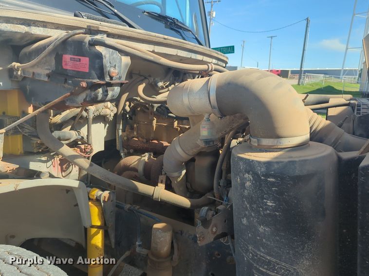 image for item NG9753 1999 Freightliner FL60 truck cab and chassis