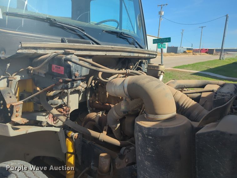 image for item NG9753 1999 Freightliner FL60 truck cab and chassis